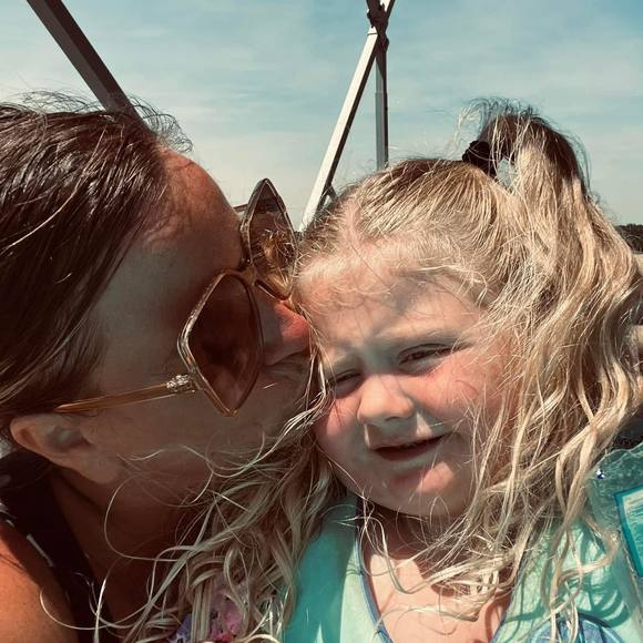 Meet your Posher, Danielle - Picture 1 of 1